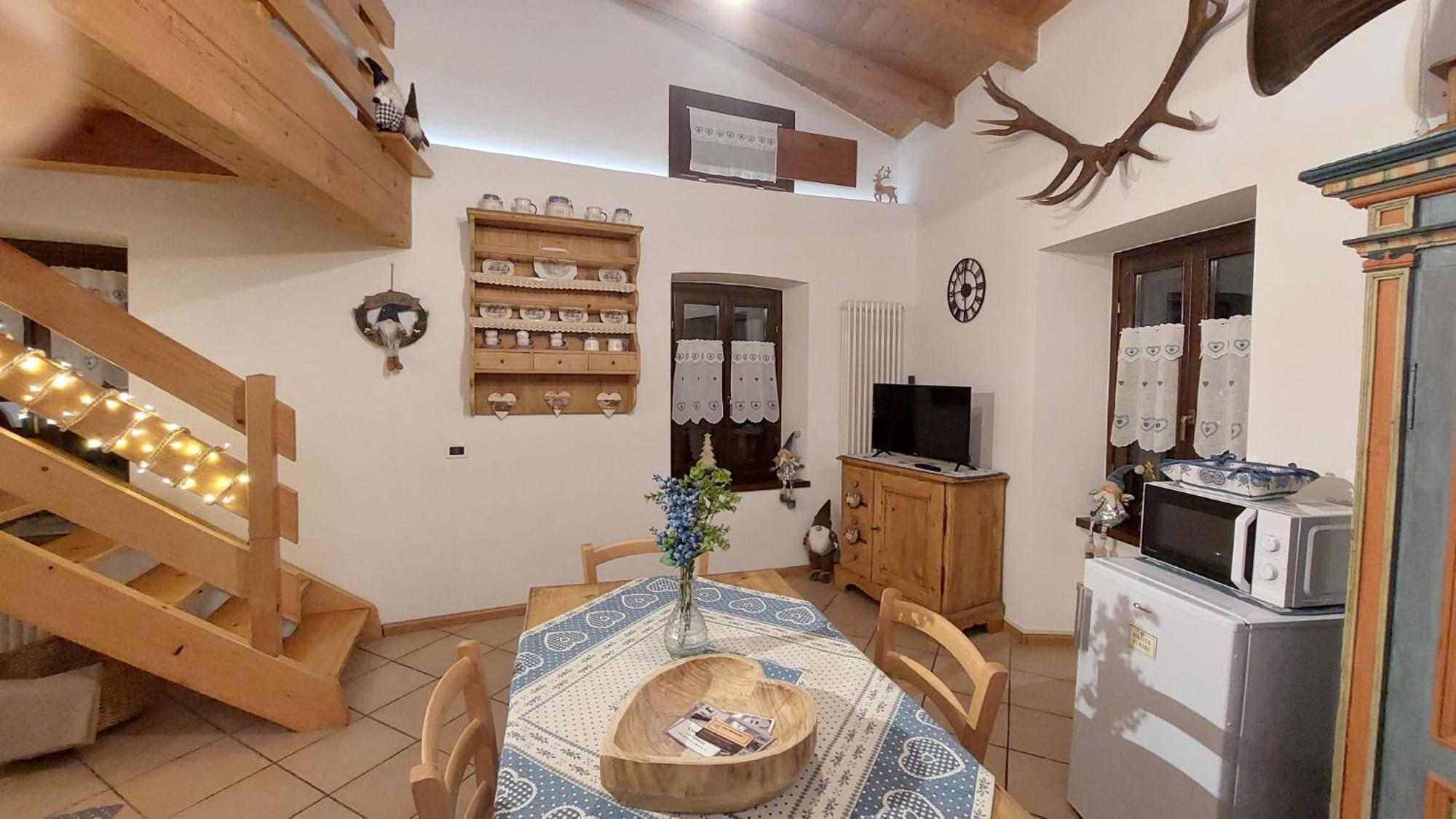 Loft Della Perpetua Di Casa Bernardi, Fuga Romantica Petfriendly Montagnaga  المظهر الخارجي الصورة